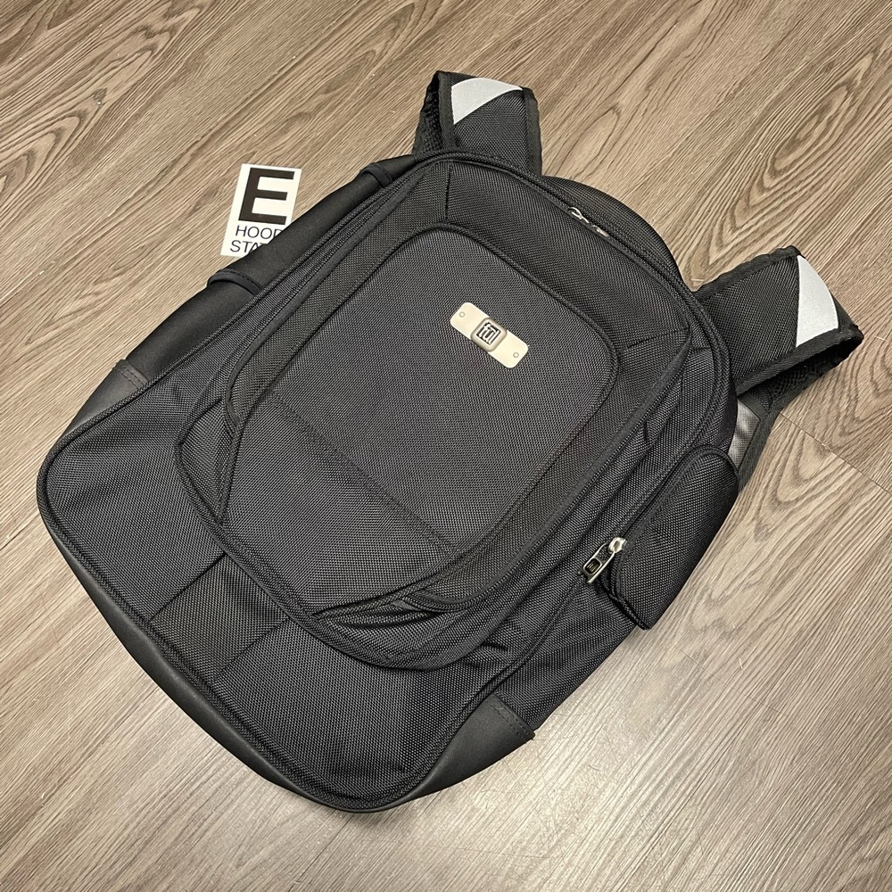 Ful 2 In 1 Black IPad & Labtop Backpack - Picture 7 of 13